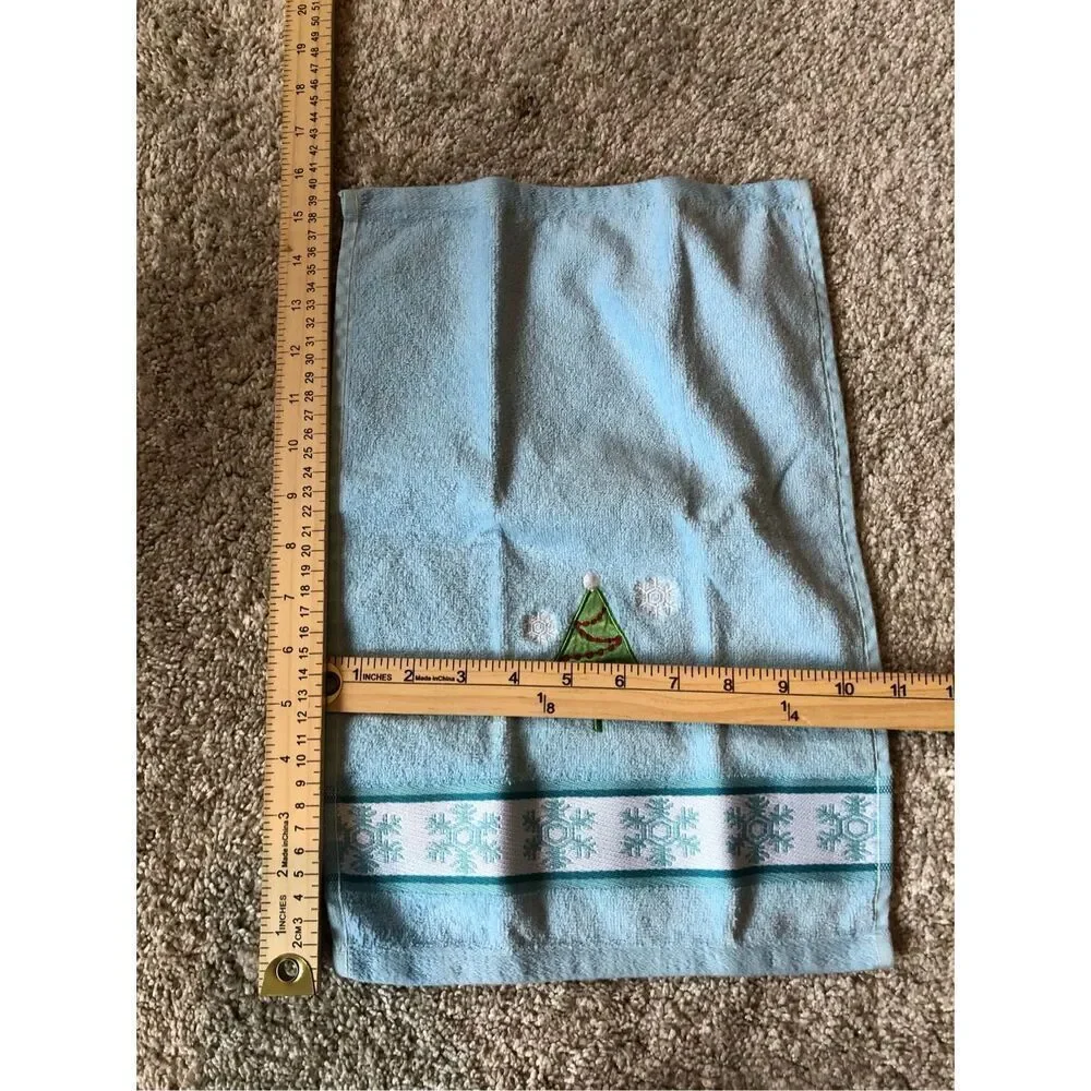 Holiday Christmas Seasonal Snowman and Snowflake Blue Bathroom Towel and Washclo